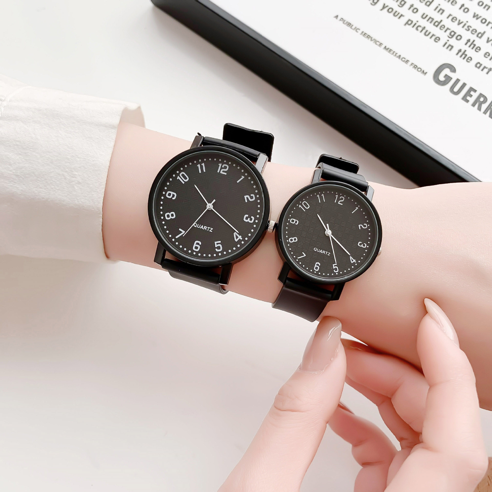Prosty czarny zegarek kwarcowy – Silicone Band Women recenzja i cena